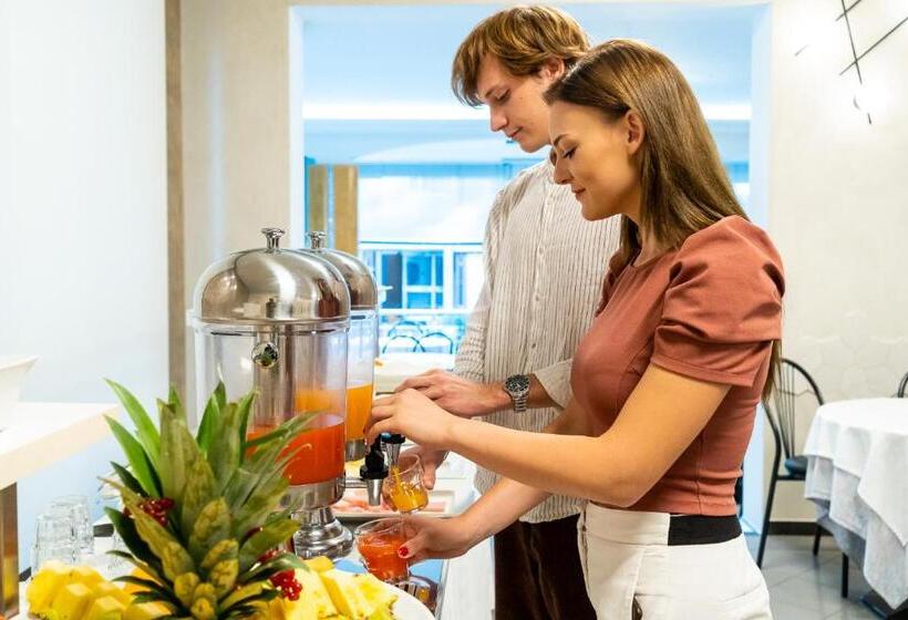 غرفة قياسية فردية, Tirsus