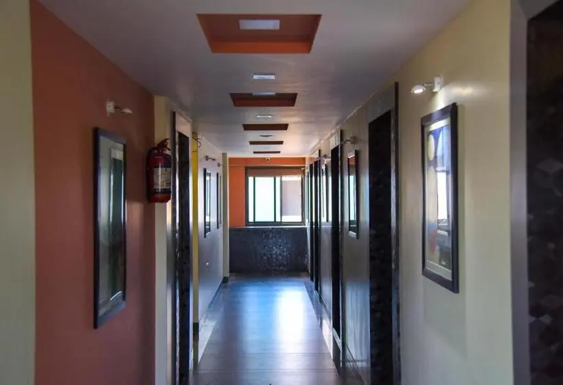 デラックスルーム, Tulsi Residency