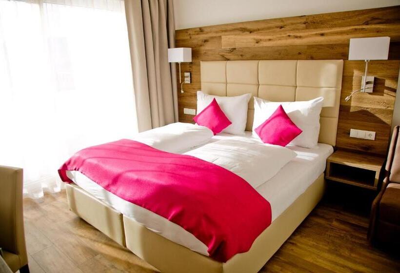 חדר סטנדרט עם מרפסת, Landhotel Berger