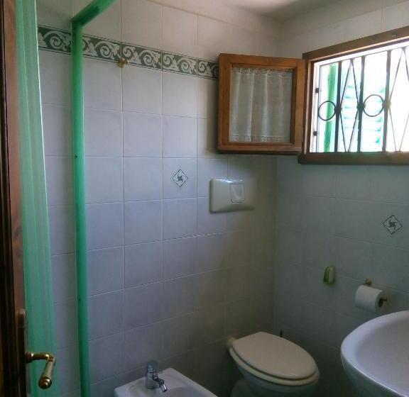 חדר סטנדרט טריפל חדר רחצה חיצוני, Le Villi Friendly B&b