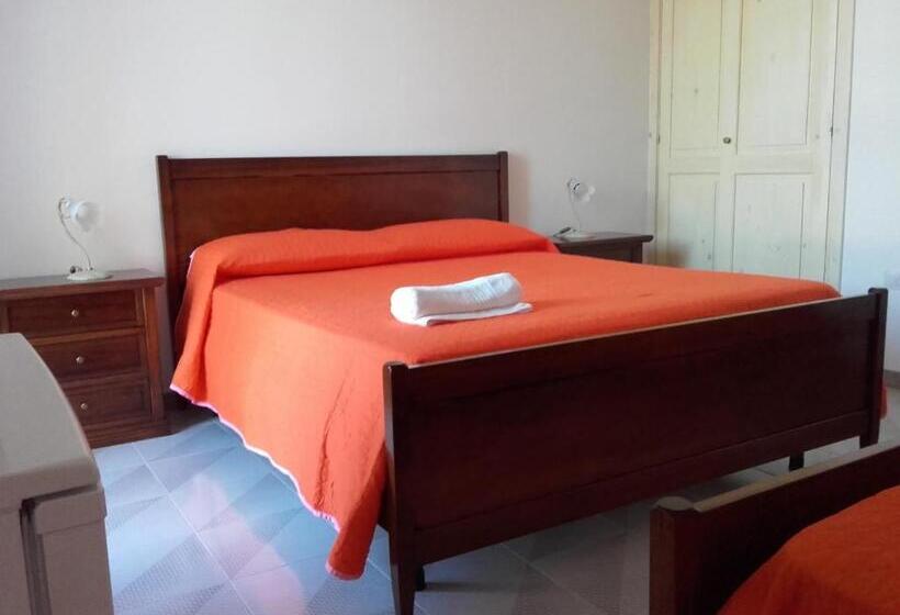 חדר סטנדרט לארבעה, Masseria Centro Colonico B&b