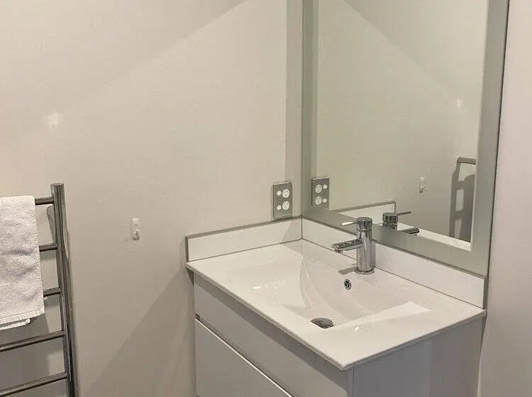 プレミアムスタジオ, Mcm Motel Christchurch