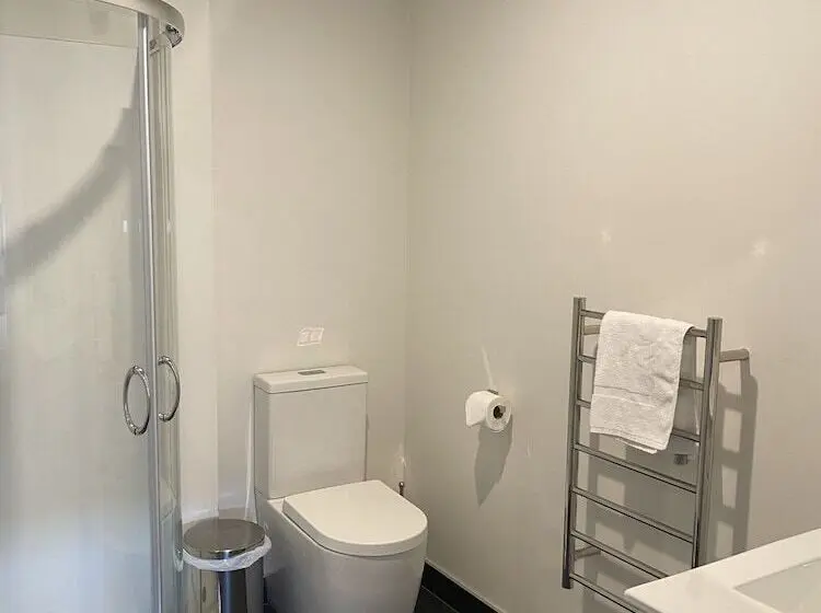 プレミアムスタジオ, Mcm Motel Christchurch