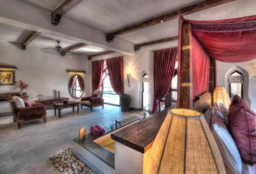 Suite, Evolve Back, Hampi