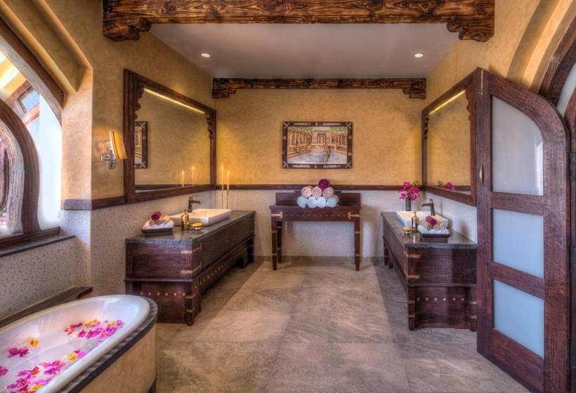 سوییت, Evolve Back, Hampi