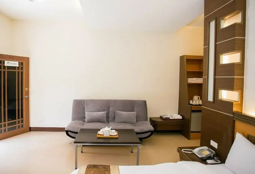 اتاق استاندارد چهار تخته, Flying Villa