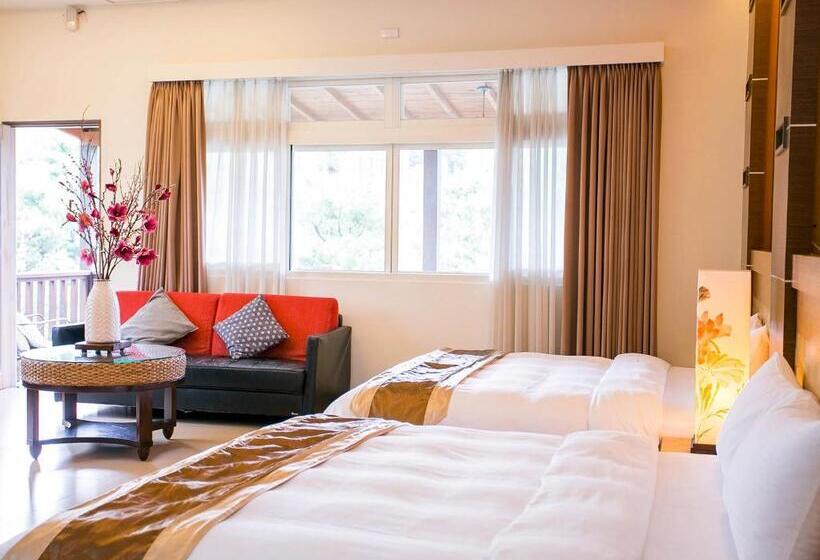 اتاق خانوادگی, Flying Villa