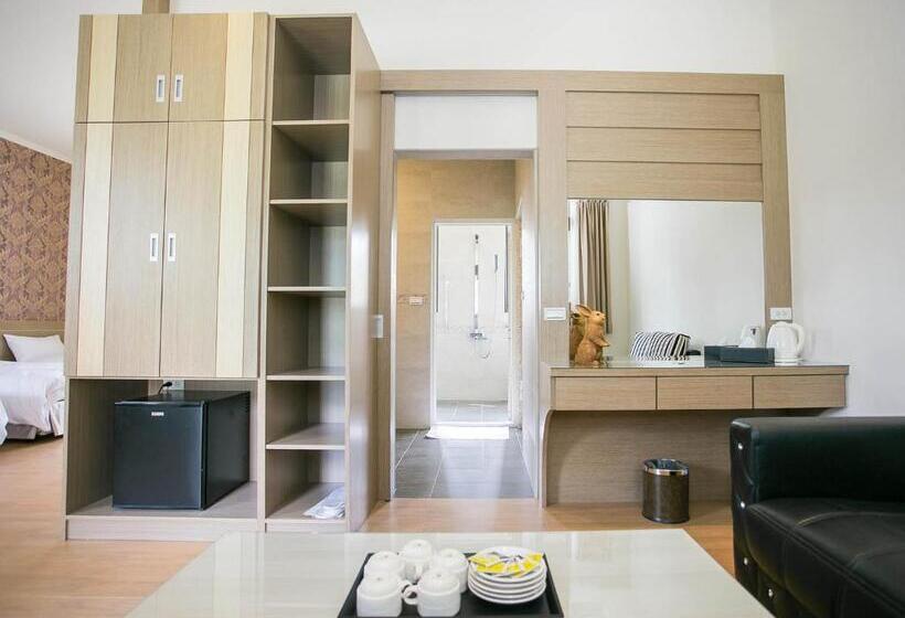 سوییت, Flying Villa