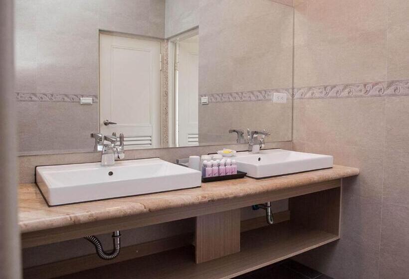 سوییت, Flying Villa