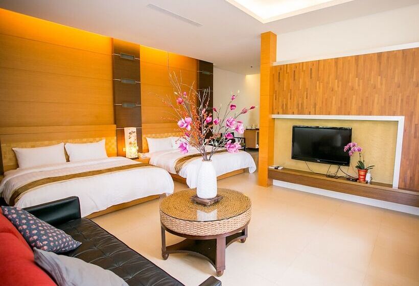 اتاق خانوادگی, Flying Villa