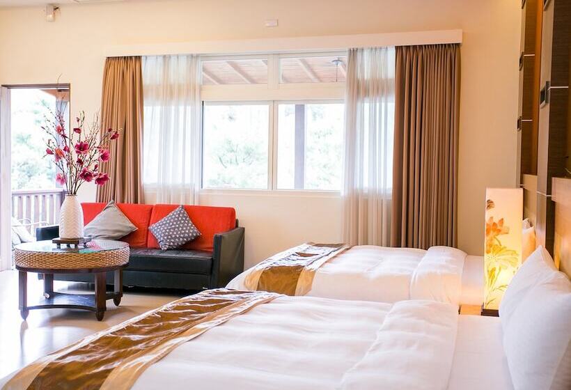 اتاق خانوادگی, Flying Villa