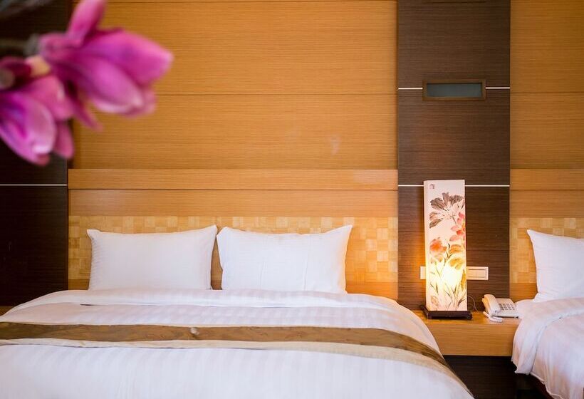 اتاق خانوادگی, Flying Villa