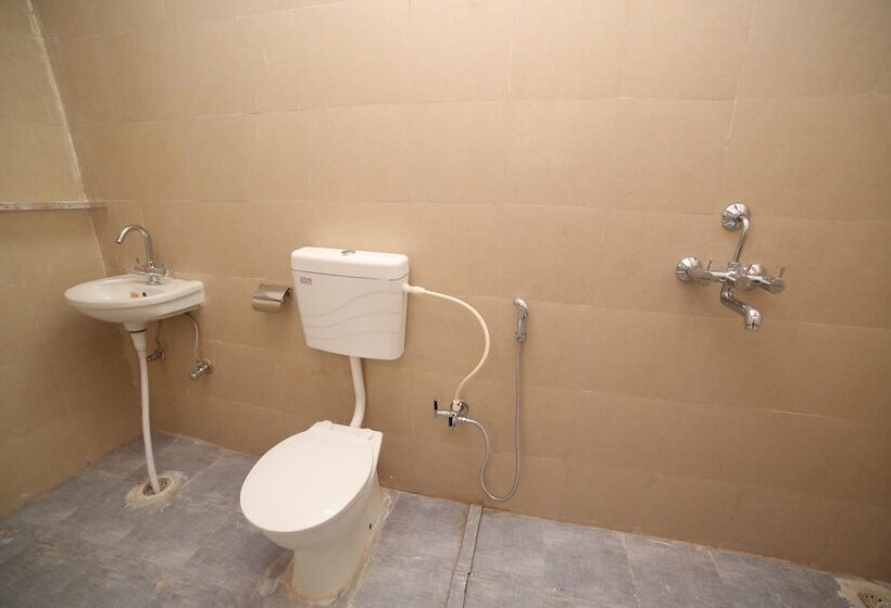 共用房间的床, Roadhouse Hostel Varanasi