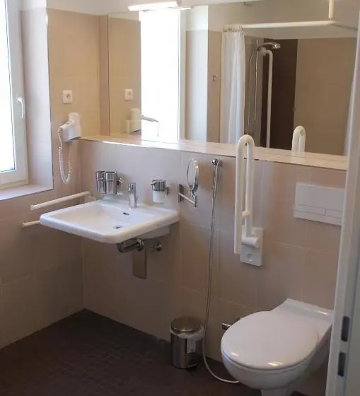 キングサイズベッドのスイートルーム, Casilino Hotel A 20 Wismar