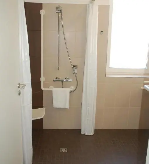 キングサイズベッドのスイートルーム, Casilino Hotel A 20 Wismar