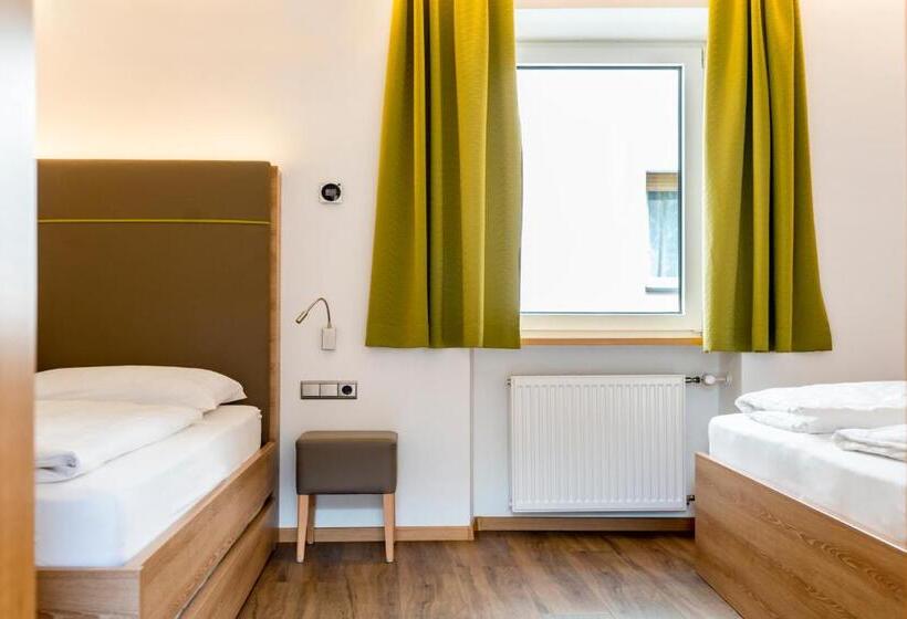 اتاق ساده سه نفره, Feichter Hotel & Bistro