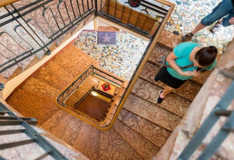 اتاق استاندارد یک نفره, Feichter Hotel & Bistro