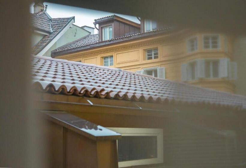 استودیوی استاندارد, Feichter Hotel & Bistro