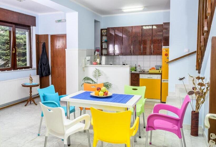 اتاق خانوادگی با سرویس بهداشتی مشترک, Hostel White Town