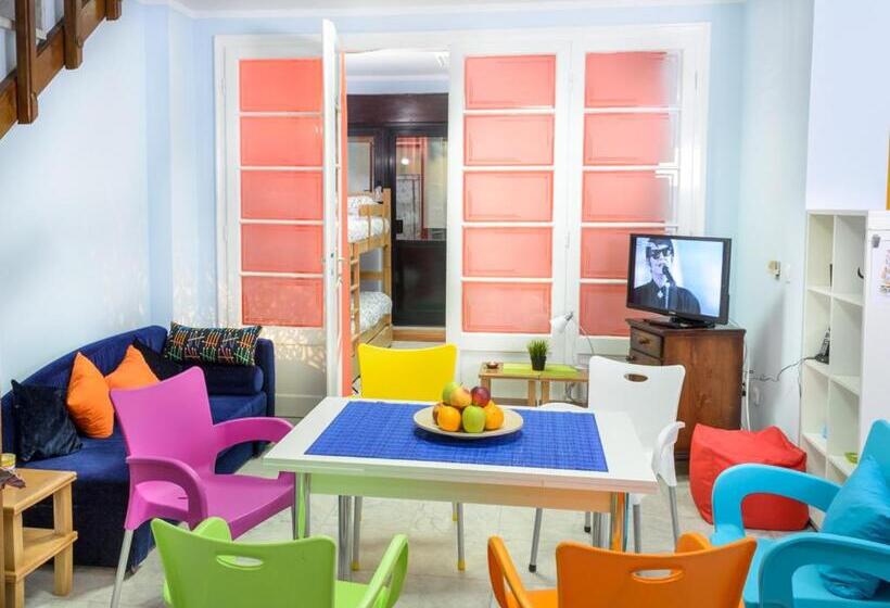 اتاق خانوادگی با سرویس بهداشتی مشترک, Hostel White Town