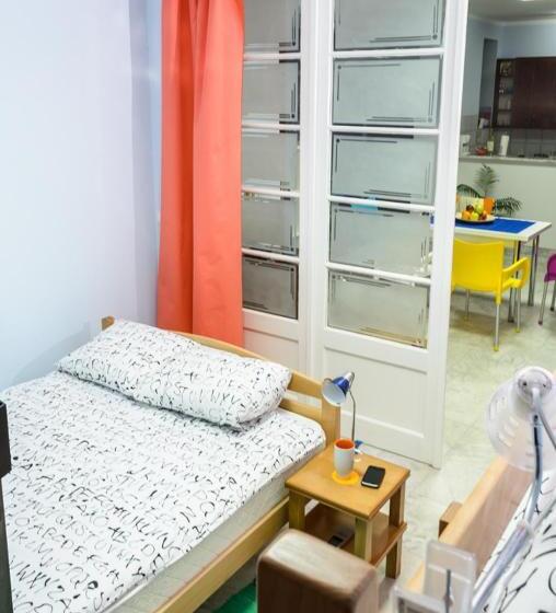 اتاق خانوادگی با سرویس بهداشتی مشترک, Hostel White Town