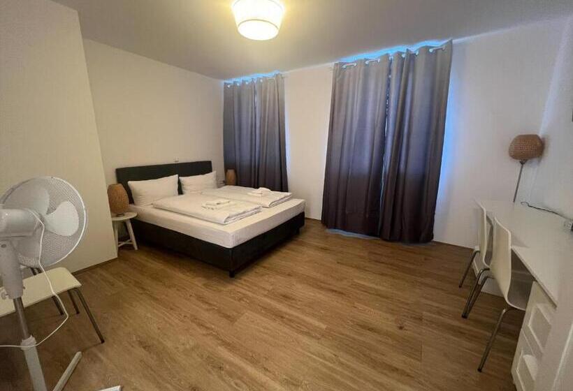 标准工作室, Casilino Hotel A 20 Wismar