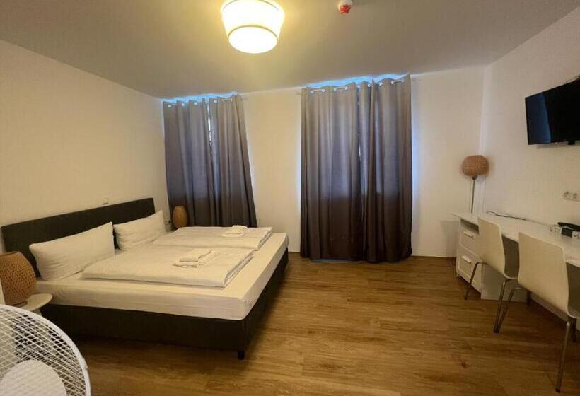 标准工作室, Casilino Hotel A 20 Wismar