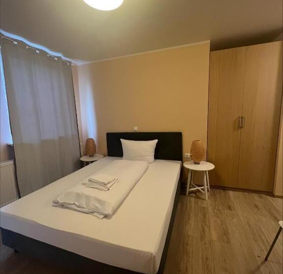 标准工作室, Casilino Hotel A 20 Wismar