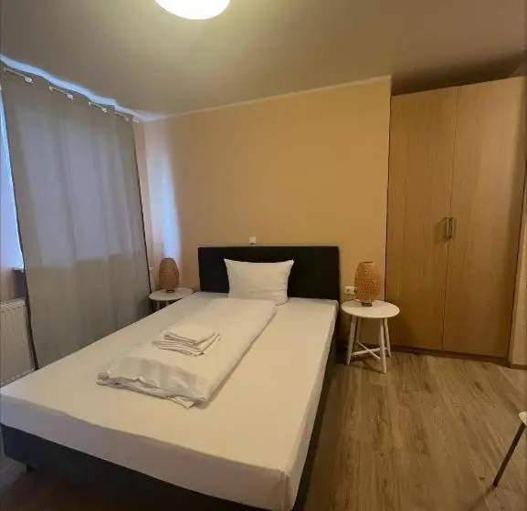 スタンダードスタジオ, Casilino Hotel A 20 Wismar