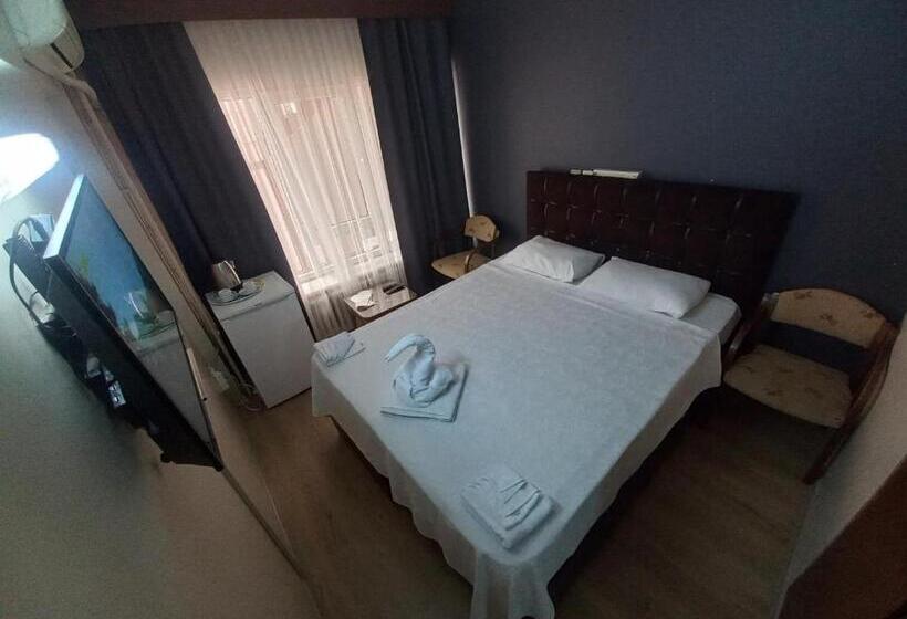 اتاق اکونومی یک تخته, Cesmeli