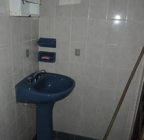 エコノミールーム, Hostal Milmahuasi Iruya