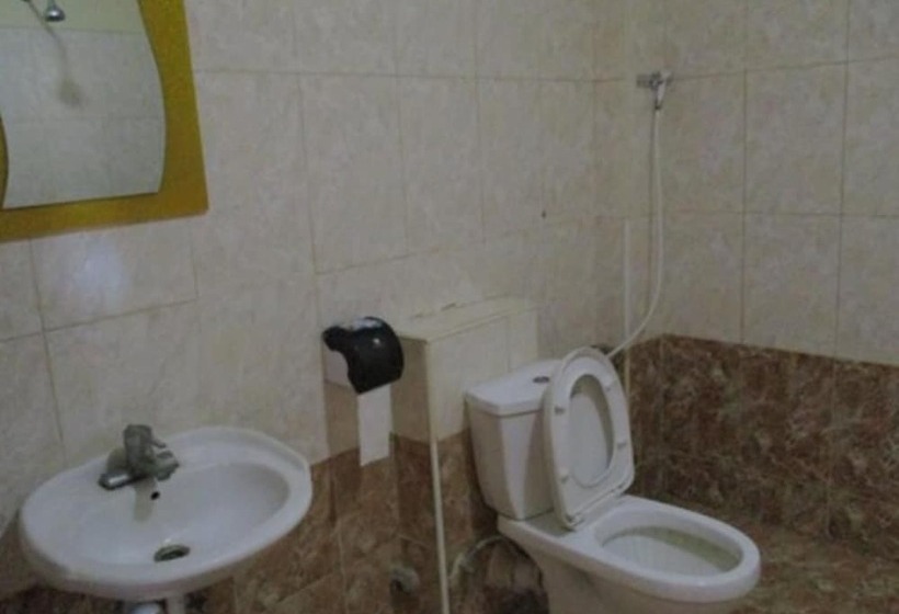 اتاق لوکس, Jambo Village