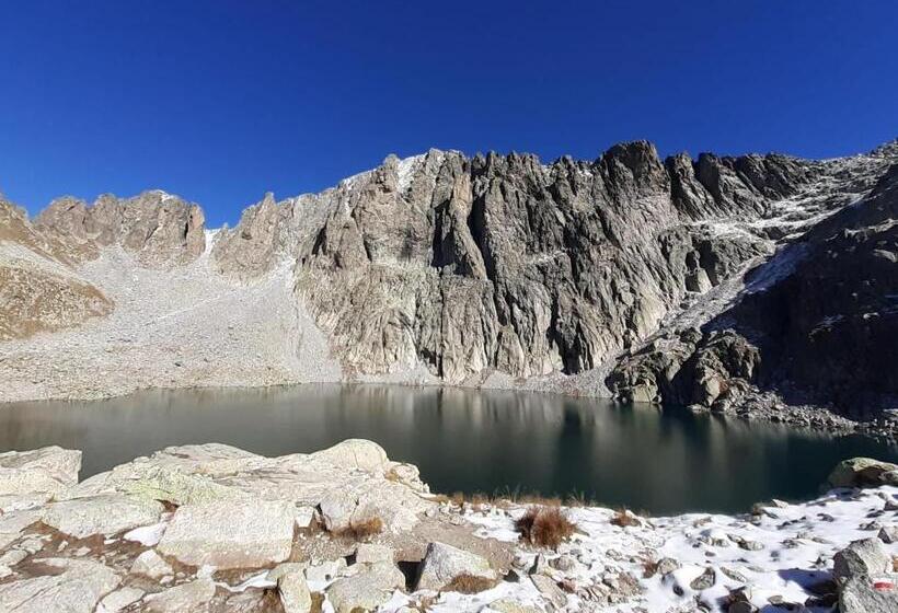חדר סטנדרט לשלושה, Monte Cimone