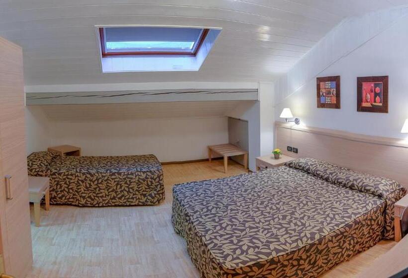 חדר סטנדרט לשלושה, Monte Cimone