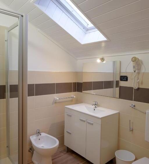 חדר סטנדרט לשלושה, Monte Cimone