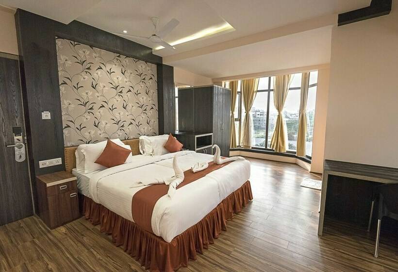 高级客房, Regenta Inn Larica