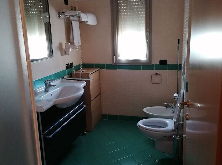 Chambre Quadruple Deluxe, Residence Zodiaco