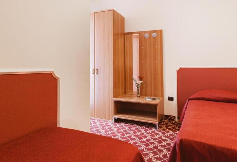 Четырехместный Номер Стандарт с Балконом, Villa Del Sorriso