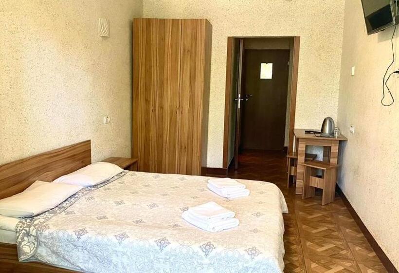 اتاق استاندارد با بالکن, Zelenyi Kampus