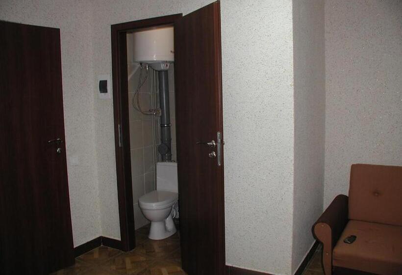 اتاق خانوادگی, Zelenyi Kampus