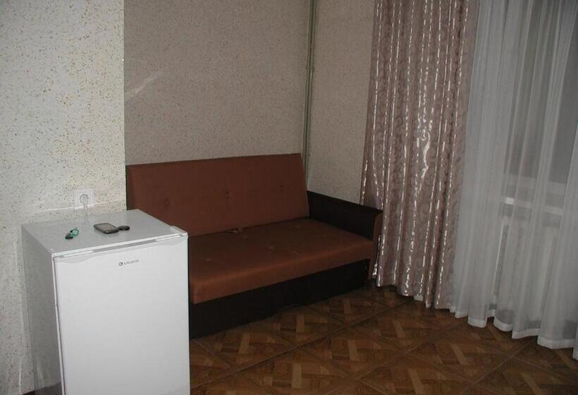 اتاق خانوادگی, Zelenyi Kampus