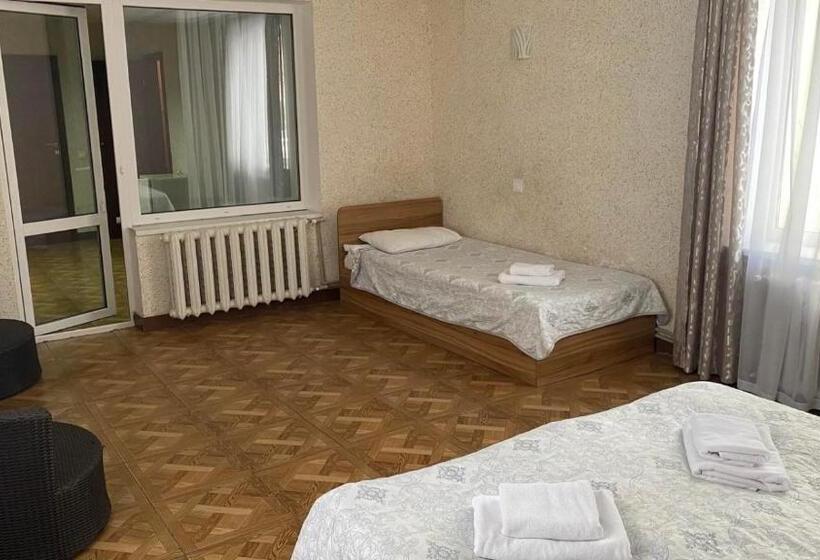 اتاق استاندارد چهار تخته, Zelenyi Kampus