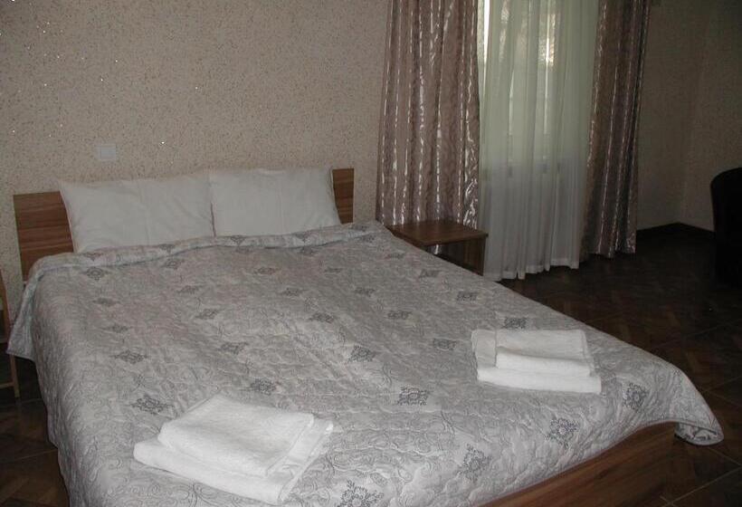 اتاق استاندارد چهار تخته, Zelenyi Kampus