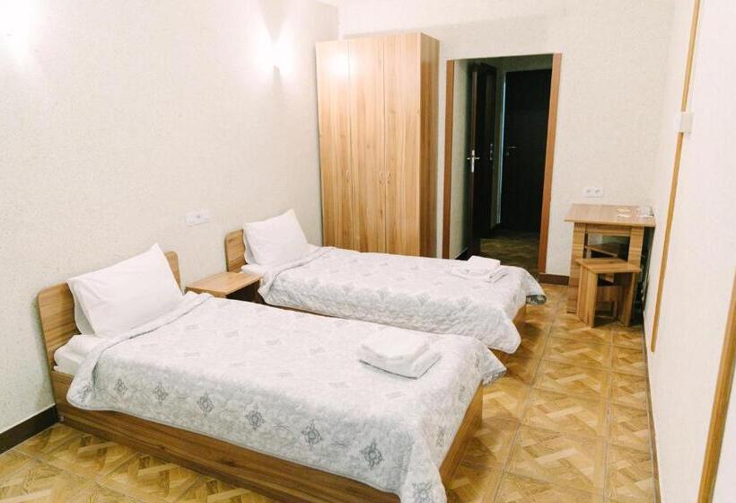 اتاق استاندارد با بالکن, Zelenyi Kampus