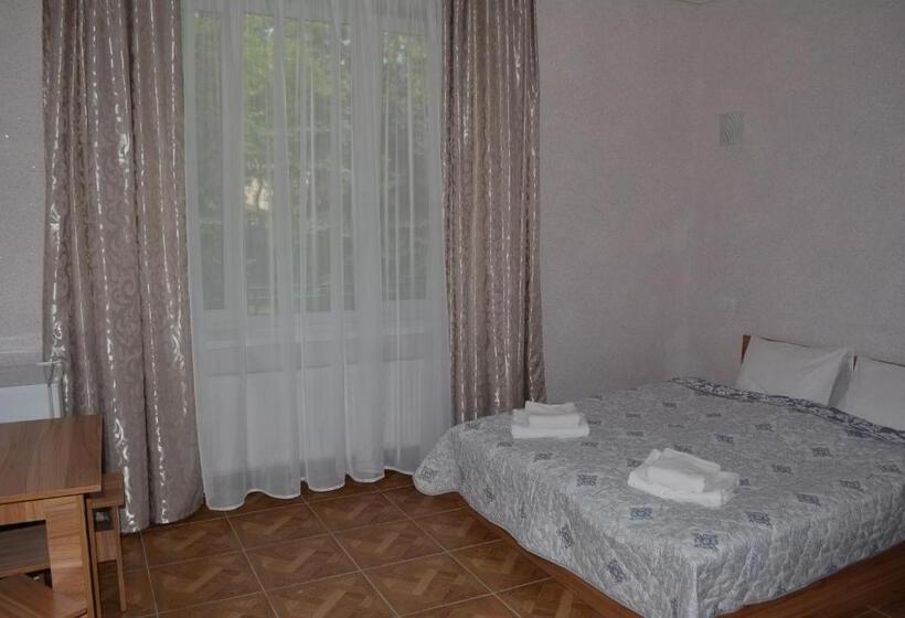 اتاق استاندارد چهار تخته, Zelenyi Kampus