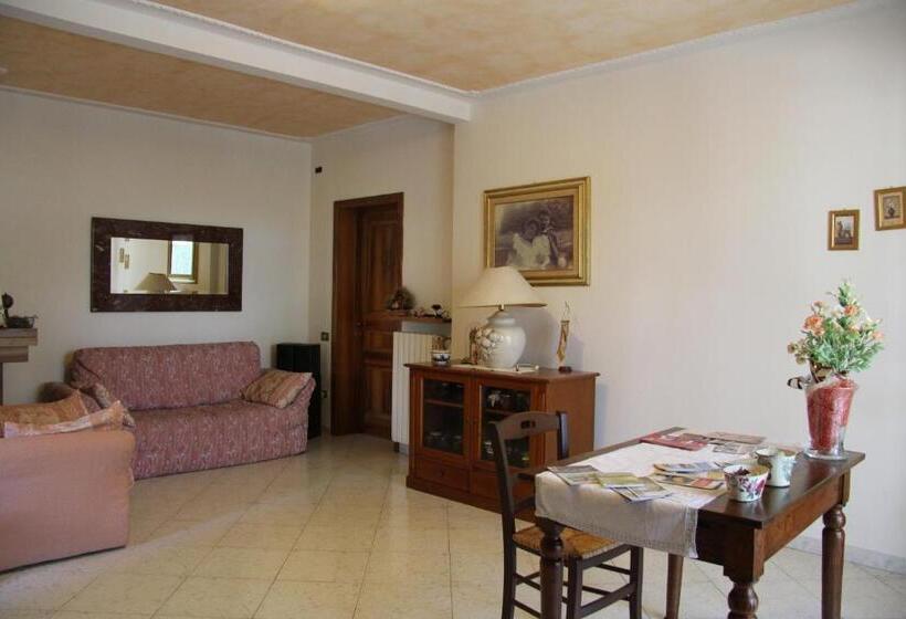 4인용 스탠다드 룸, B&b Valmarecchia