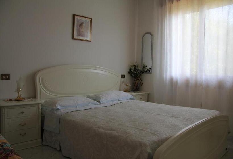 חדר סטנדרט לארבעה, B&b Valmarecchia