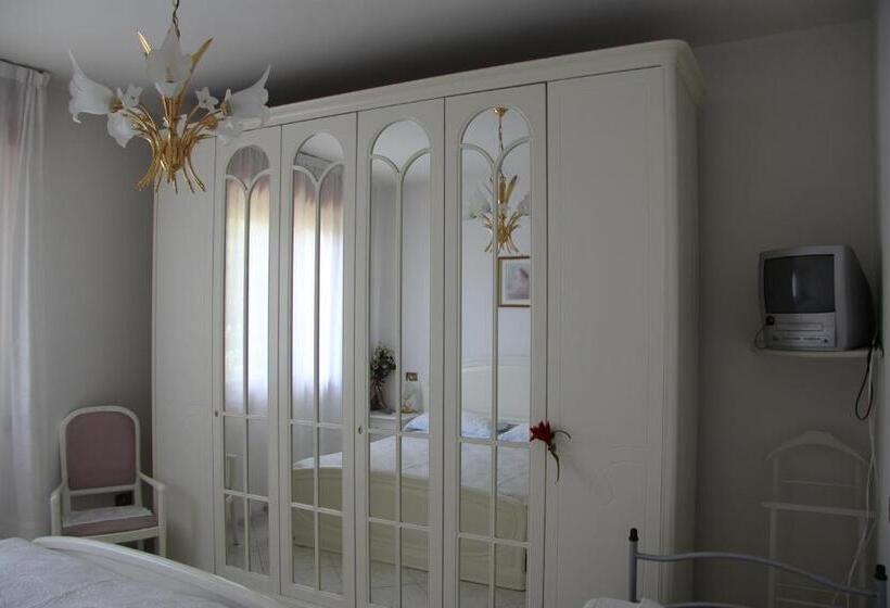 4인용 스탠다드 룸, B&b Valmarecchia