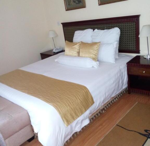Президентский Люкс, Gold Crest Hotel   Arusha