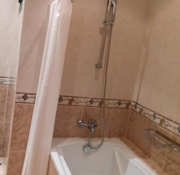 프레지덴셜 스위트, Gold Crest Hotel   Arusha